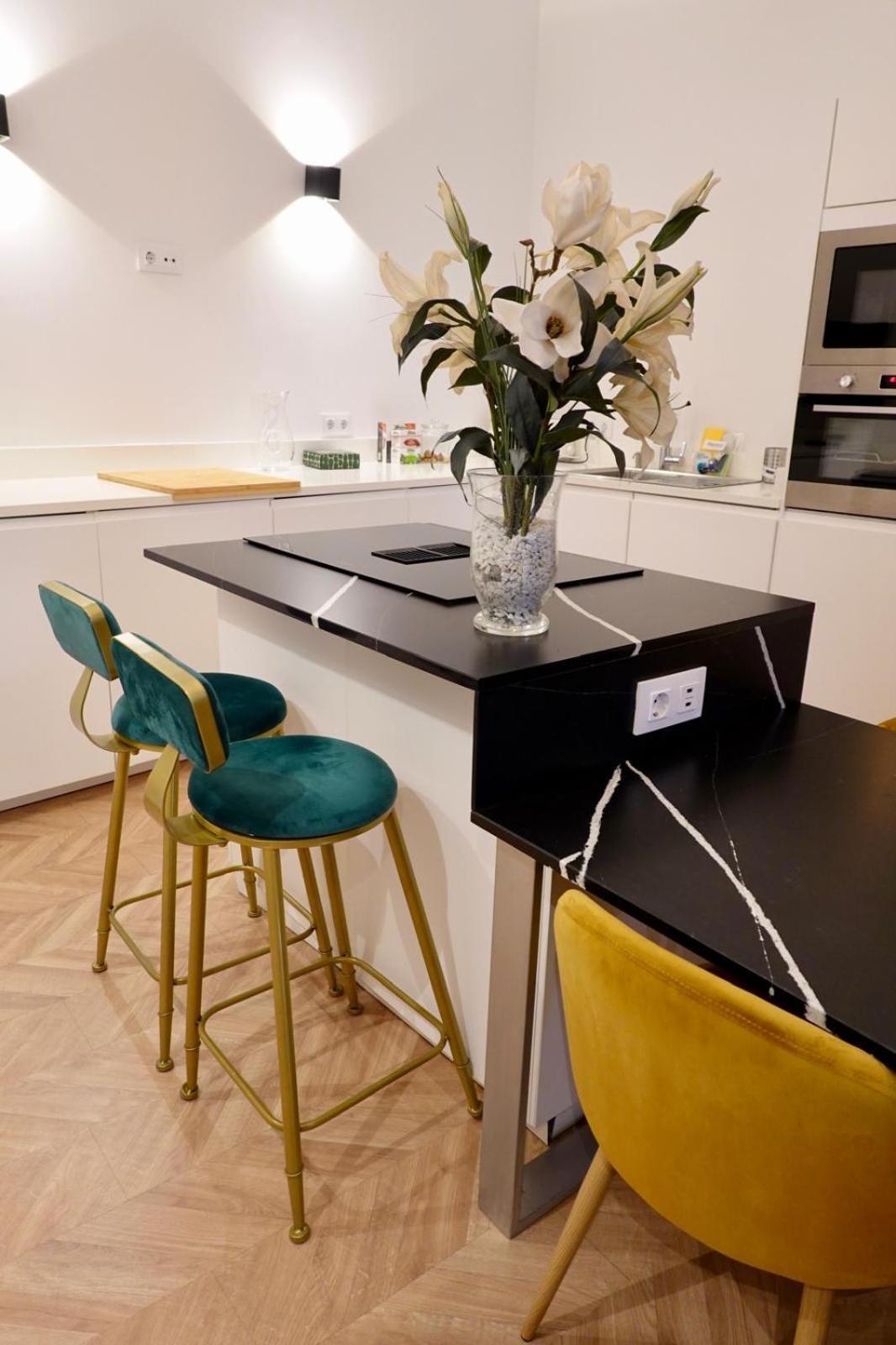סביליה Peral Boutique Apartaments מראה חיצוני תמונה